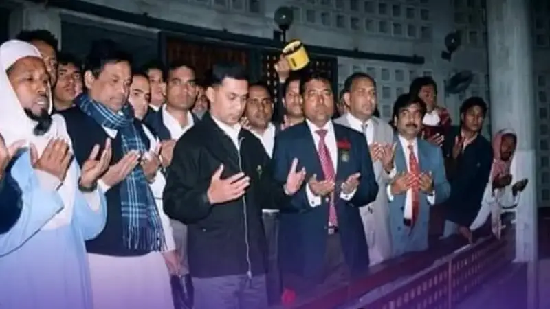 যেদিন শেখ মুজিবের কবর জিয়ারত করেছিলেন তারেক রহমান যেদিন শেখ মুজিবের কবর জিয়ারত করেছিলেন তারেক রহমান