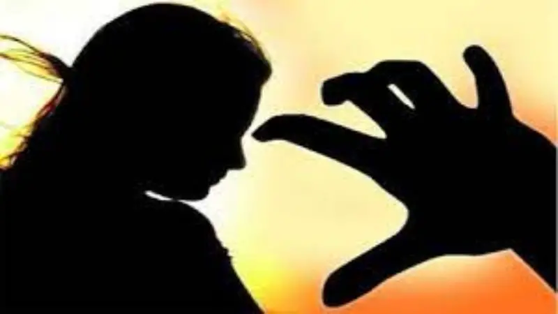প্রতিবন্ধী তরুণীকে ধর্ষণ: বিএনপি নেতার শালিসে শাস্তি ৬ হাজার টাকা প্রতিবন্ধী তরুণীকে ধর্ষণ: বিএনপি নেতার শালিসে শাস্তি ৬ হাজার টাকা