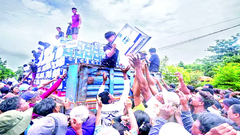মধ্যস্থতায় রাজি থাইল্যান্ড-কম্বোডিয়া মধ্যস্থতায় রাজি থাইল্যান্ড-কম্বোডিয়া