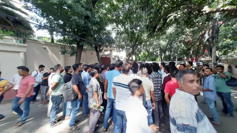 ঢাকায় ভিসা নিয়ে যে বিশাল সুখবর দিল ইতালি দূতাবাস ঢাকায় ভিসা নিয়ে যে বিশাল সুখবর দিল ইতালি দূতাবাস