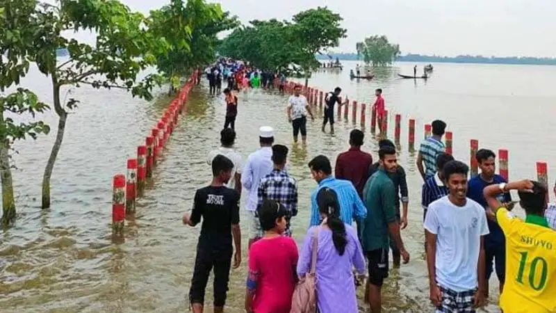 বর্ষা এলেই জামবিল হয়ে ওঠে ‘মিনি কক্সবাজার’ বর্ষা এলেই জামবিল হয়ে ওঠে ‘মিনি কক্সবাজার’