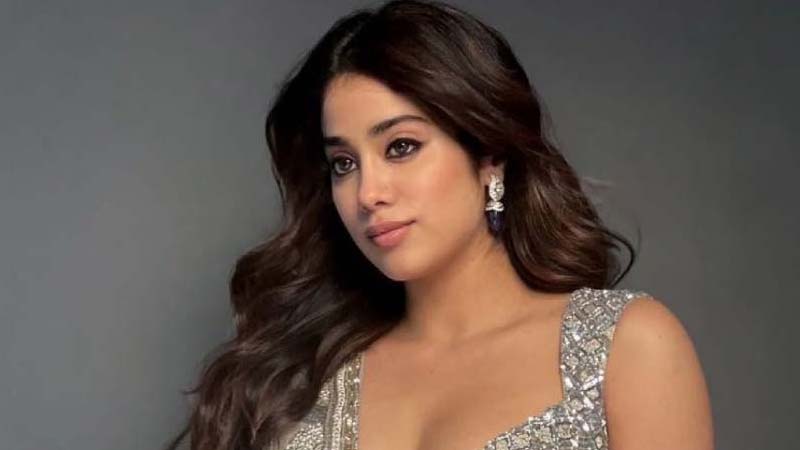 হাসপাতাল থেকে ফিরে যা বললেন জাহ্নবী হাসপাতাল থেকে ফিরে যা বললেন জাহ্নবী