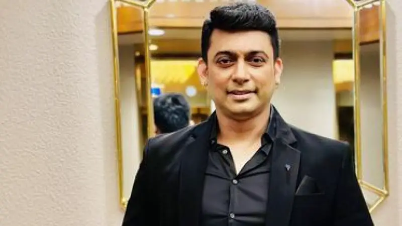 দেশের বাইরে থেকেও ছাত্র আন্দোলন দমাতে জায়েদ খানের সক্রিয়তা দেশের বাইরে থেকেও ছাত্র আন্দোলন দমাতে জায়েদ খানের সক্রিয়তা