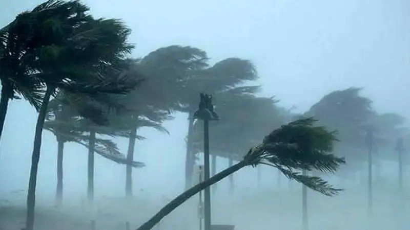 দুপুরের মধ্যে ৬০ কি.মি বেগে ঝড়ের শঙ্কা, ৬ অঞ্চলে সতর্কসংকেত দুপুরের মধ্যে ৬০ কি.মি বেগে ঝড়ের শঙ্কা, ৬ অঞ্চলে সতর্কসংকেত