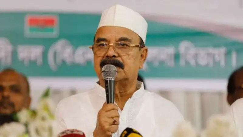 ড. ইউনূস ক্ষমতায় থাকার জন্য মৌলবাদীদের এক জায়গায় করেছেন: গয়েশ্বর চন্দ্র ড. ইউনূস ক্ষমতায় থাকার জন্য মৌলবাদীদের এক জায়গায় করেছেন: গয়েশ্বর চন্দ্র