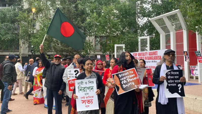 লন্ডনে নারী নির্যাতন প্রতিবাদী মঞ্চের সমাবেশ