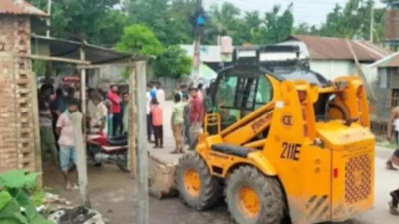 কুড়িগ্রাম পৌরসভার ড্রেন দখল করে স্থাপনা নির্মাণ, পৌরসভার অপসারণ কাজে বাঁধা কুড়িগ্রাম পৌরসভার ড্রেন দখল করে স্থাপনা নির্মাণ, পৌরসভার অপসারণ কাজে বাঁধা
