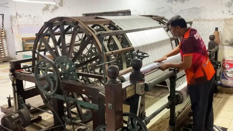 সিল্ক নিয়ে নতুনভাবে স্বপ্ন দেখেছেন রাজা সিল্ক নিয়ে নতুনভাবে স্বপ্ন দেখেছেন রাজা