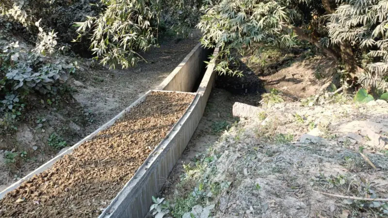 রায়গঞ্জ পৌরসভার ১২ কোটি টাকার ড্রেন নির্মাণ কাজ ফেলে রেখে চলে গেছে ঠিকাদার, ভোগান্তি পৌরবাসীর রায়গঞ্জ পৌরসভার ১২ কোটি টাকার ড্রেন নির্মাণ কাজ ফেলে রেখে চলে গেছে ঠিকাদার, ভোগান্তি পৌরবাসীর