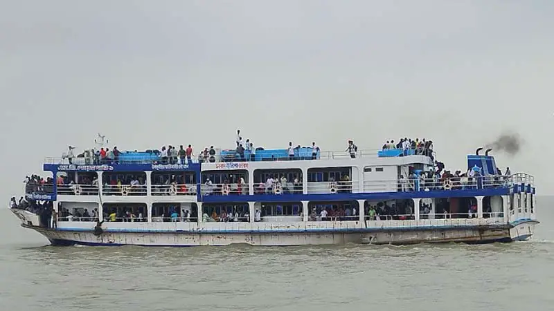 ভোলায় ঘাট টিকেট বিক্রিতে অনিয়ম ভোলায় ঘাট টিকেট বিক্রিতে অনিয়ম