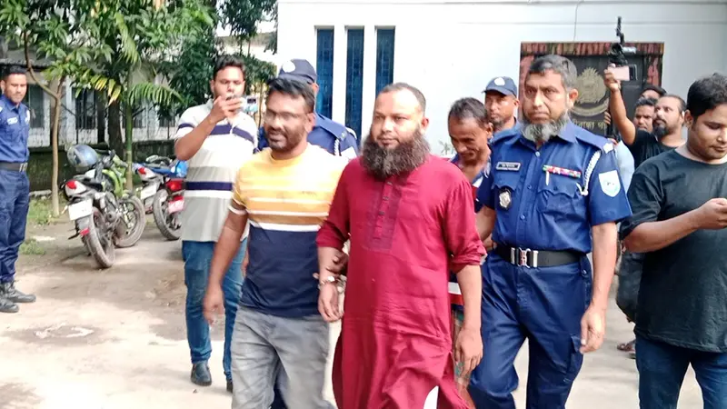 বান্ধবীসহ মাদক সেবন করতে এসে আটক ২ বান্ধবীসহ মাদক সেবন করতে এসে আটক ২