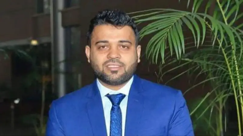 শেয়ার কারসাজিতে হিরু ও তার পরিবারকে ১৩৫ কোটি টাকা জরিমানা শেয়ার কারসাজিতে হিরু ও তার পরিবারকে ১৩৫ কোটি টাকা জরিমানা
