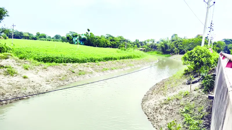 সুফল মিলছে কৃষিকাজে ॥ শরীয়তপুরে এলজিইডি’র খাল খনন সুফল মিলছে কৃষিকাজে ॥ শরীয়তপুরে এলজিইডি’র খাল খনন