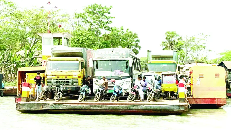 তিন উপজেলার ১৫ লাখ মানুষের দুর্ভোগের কারণ বগার ফেরি তিন উপজেলার ১৫ লাখ মানুষের দুর্ভোগের কারণ বগার ফেরি