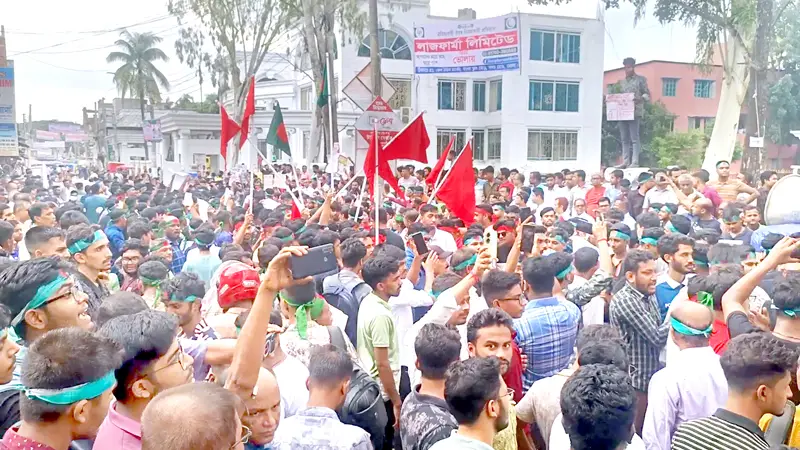 ৮ দফা দাবিতে ভোলায় সনাতনী ছাত্র জনতা সমাবেশ ৮ দফা দাবিতে ভোলায় সনাতনী ছাত্র জনতা সমাবেশ
