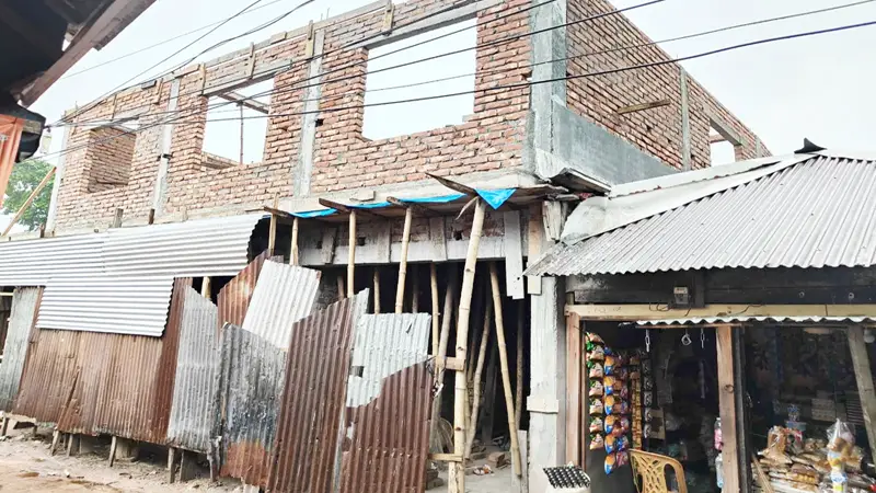 কোটালীপাড়ায় সরকারি জায়গায় ভবন নির্মাণের হিড়িক কোটালীপাড়ায় সরকারি জায়গায় ভবন নির্মাণের হিড়িক
