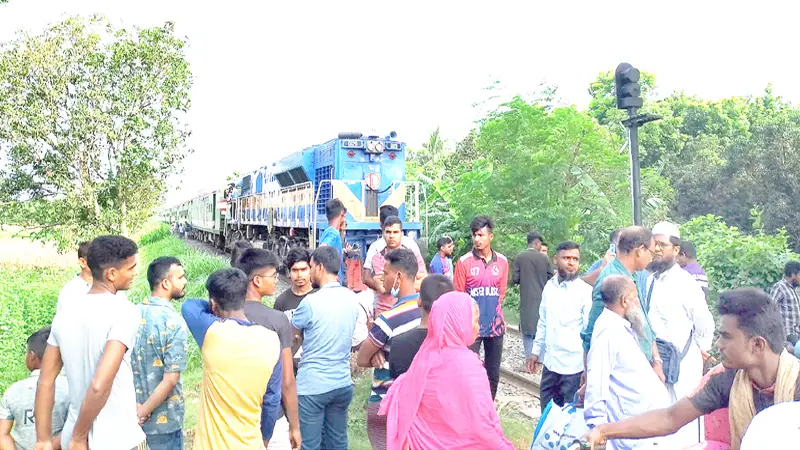 রাজশাহীর নন্দনগাছিতে আন্তঃনগর ট্রেনের বিরতি দাবি রাজশাহীর নন্দনগাছিতে আন্তঃনগর ট্রেনের বিরতি দাবি