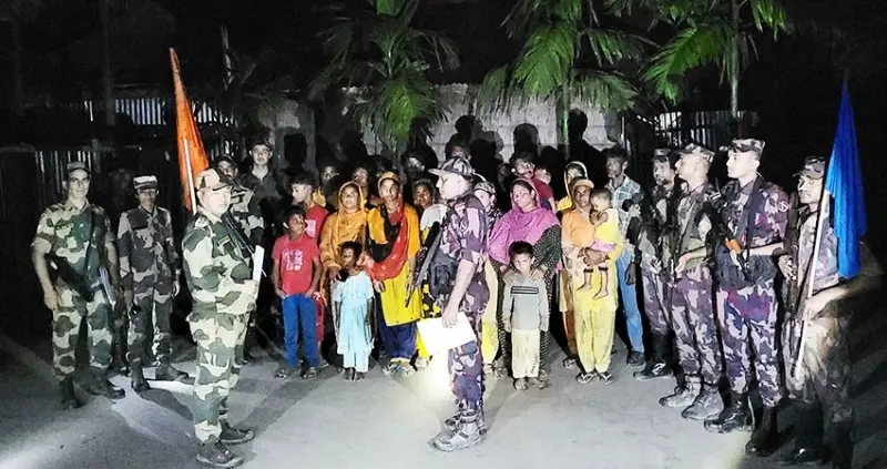 বিএসএফের হাতে আটক ২৪ বাংলাদেশিকে ফেরত আনল বিজিবি বিএসএফের হাতে আটক ২৪ বাংলাদেশিকে ফেরত আনল বিজিবি