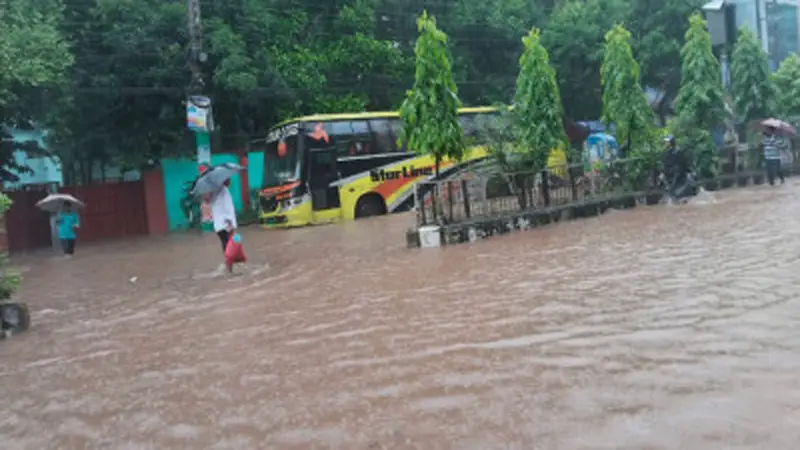 অবিরাম বর্ষণে দেশের বিভিন্ন জেলার নিম্নাঞ্চল প্লাবিত অবিরাম বর্ষণে দেশের বিভিন্ন জেলার নিম্নাঞ্চল প্লাবিত