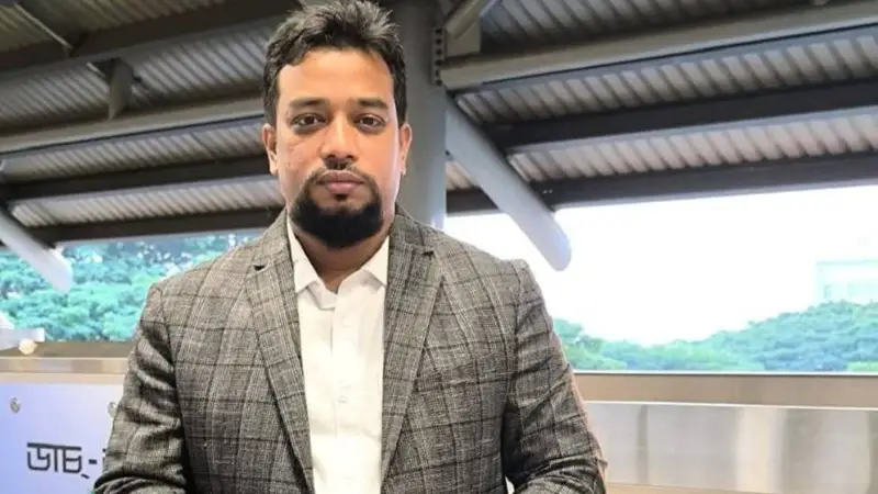 আ’লীগ ছিল ফ্যাসিস্ট হাসিনার একটি পারিবারিক ক্লাব: মোমিনুল আমিন আ’লীগ ছিল ফ্যাসিস্ট হাসিনার একটি পারিবারিক ক্লাব: মোমিনুল আমিন