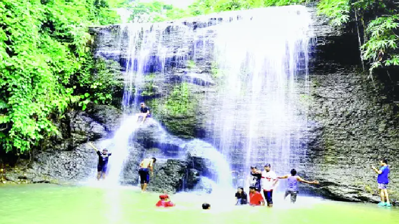 সীতাকুণ্ডে এক বছরে ১০ পর্যটকের প্রাণহানি সীতাকুণ্ডে এক বছরে ১০ পর্যটকের প্রাণহানি