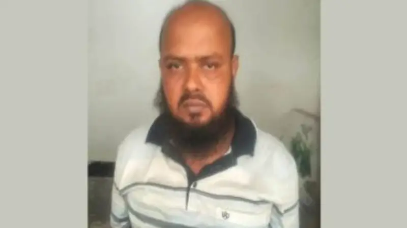 বৈষম্যবিরোধী আন্দোলনে হামলার মামলায় শ্রমিক লীগ নেতা গ্রেপ্তার বৈষম্যবিরোধী আন্দোলনে হামলার মামলায় শ্রমিক লীগ নেতা গ্রেপ্তার