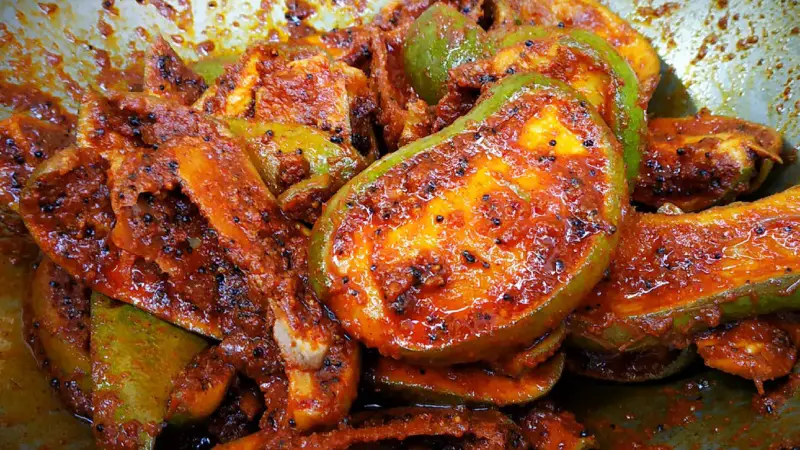 গ্রীষ্মের স্বাদ ধরে রাখতে এখনই বানিয়ে ফেলুন খোসাসহ কাঁচা আমের আচার গ্রীষ্মের স্বাদ ধরে রাখতে এখনই বানিয়ে ফেলুন খোসাসহ কাঁচা আমের আচার