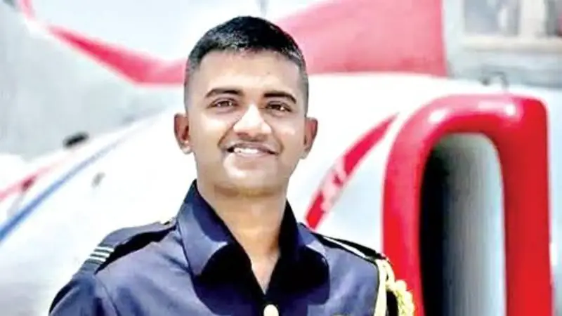 রাজশাহীতে সমাহিত হবেন বিধ্বস্ত বিমানের পাইলট তৌকির সাগর রাজশাহীতে সমাহিত হবেন বিধ্বস্ত বিমানের পাইলট তৌকির সাগর