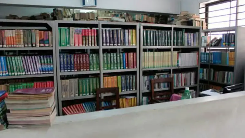 পাঠকশূন্য পাঠাগার: বদলে যাচ্ছে জ্ঞান আহরণের মাধ্যম