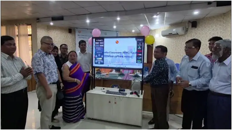 খাগড়াছড়িতে নারী ও কন্যাশিশুদের জন্য প্রযুক্তিনির্ভর শিক্ষার দিগন্ত উন্মোচন খাগড়াছড়িতে নারী ও কন্যাশিশুদের জন্য প্রযুক্তিনির্ভর শিক্ষার দিগন্ত উন্মোচন