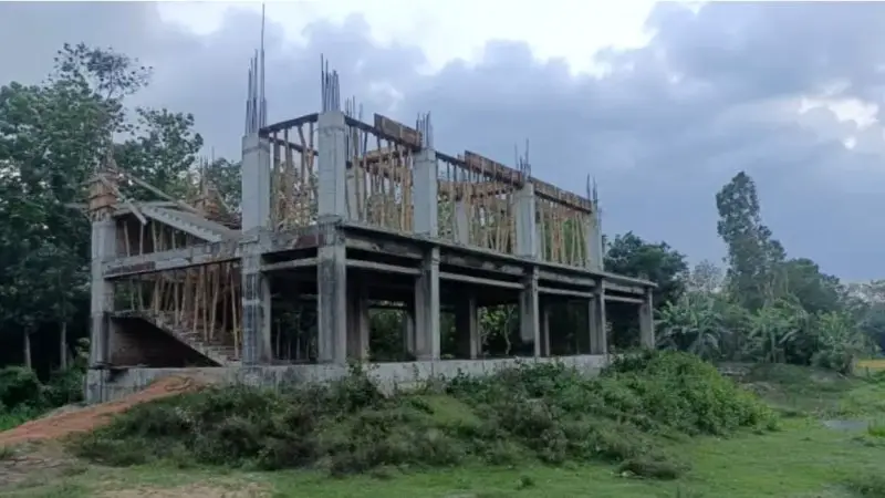 ফটিকছড়িতে চার বছরেও শেষ হয়নি বিদ্যালয়ের নির্মাণ কাজ ফটিকছড়িতে চার বছরেও শেষ হয়নি বিদ্যালয়ের নির্মাণ কাজ