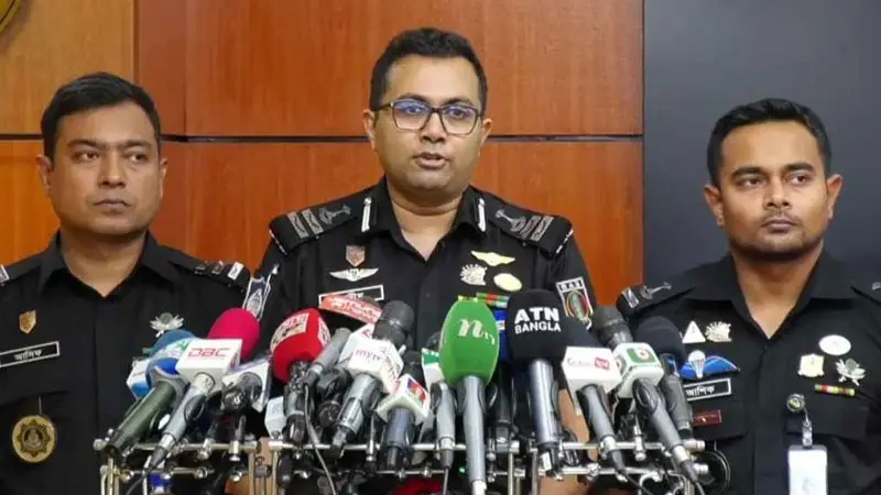 ছাত্র-জনতার ওপর র্যাব গুলি ব্যবহার করেনি, দাবি র্যাবের ছাত্র-জনতার ওপর র্যাব গুলি ব্যবহার করেনি, দাবি র্যাবের