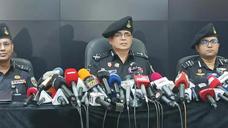জঙ্গি অভিযান নাটক ছিলো? কী বললেন র্যাব মহাপরিচালক? জঙ্গি অভিযান নাটক ছিলো? কী বললেন র্যাব মহাপরিচালক?