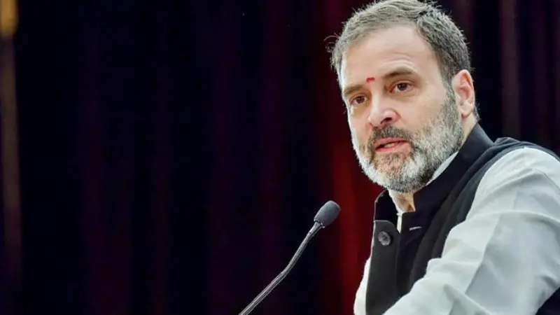 মানুষ মোদিকে আর ভয় পায় না: রাহুল গান্ধী মানুষ মোদিকে আর ভয় পায় না: রাহুল গান্ধী