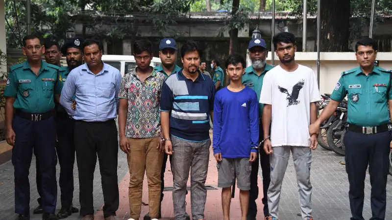বাড়ি নির্মাণ ও ফ্ল্যাট ভাগাভাগি নিয়ে দ্বন্দ্বের জেরে হত্যা; গ্রেপ্তার ৫ বাড়ি নির্মাণ ও ফ্ল্যাট ভাগাভাগি নিয়ে দ্বন্দ্বের জেরে হত্যা; গ্রেপ্তার ৫