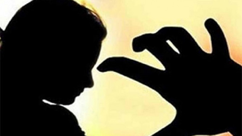 স্বামীকে পিটিয়ে গৃহবধূর শ্লীলতাহানি, অভিযুক্ত ছাত্রদল নেতা স্বামীকে পিটিয়ে গৃহবধূর শ্লীলতাহানি, অভিযুক্ত ছাত্রদল নেতা