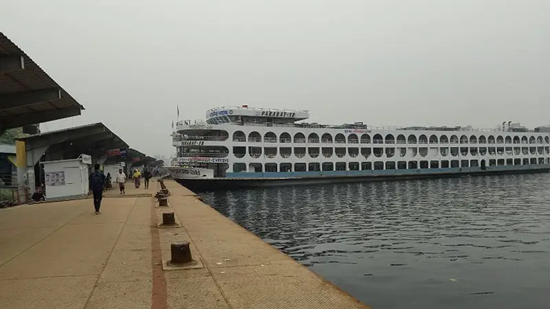 ঢাকা থেকে ৬ রুটে নৌ-চলাচল বন্ধ ঘোষণা ঢাকা থেকে ৬ রুটে নৌ-চলাচল বন্ধ ঘোষণা