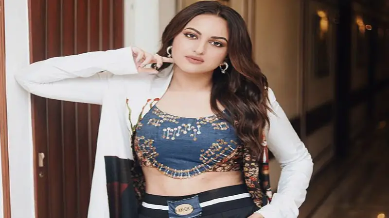 মনে হলো, বিছানায় কেউ আমাকে চেপে ধরছে: সোনাক্ষী মনে হলো, বিছানায় কেউ আমাকে চেপে ধরছে: সোনাক্ষী