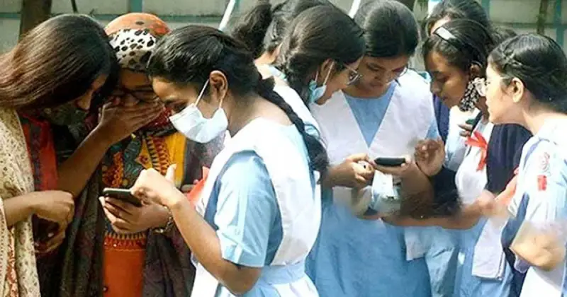 এসএসসির ফল প্রস্তুত, জানা গেল প্রকাশের সম্ভাব্য তারিখ এসএসসির ফল প্রস্তুত, জানা গেল প্রকাশের সম্ভাব্য তারিখ