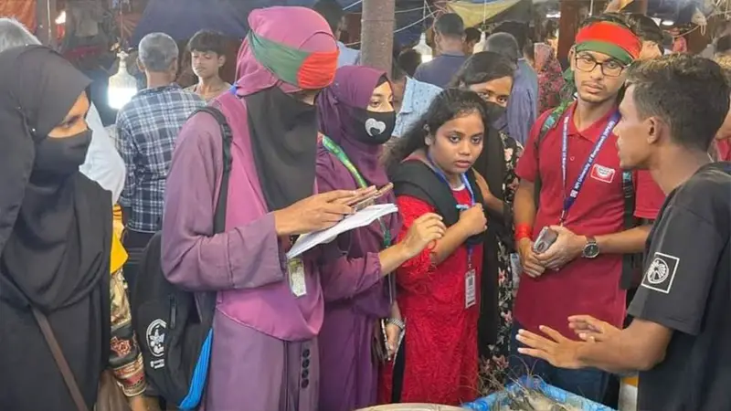 দ্রব্যমূল্য নিয়ন্ত্রণে বাজার মনিটরিং করছে শিক্ষার্থীরা দ্রব্যমূল্য নিয়ন্ত্রণে বাজার মনিটরিং করছে শিক্ষার্থীরা