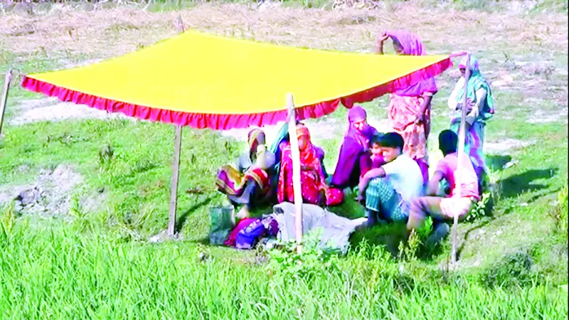 আষাঢ়েও স্বস্তিকাড়া গরম আষাঢ়েও স্বস্তিকাড়া গরম
