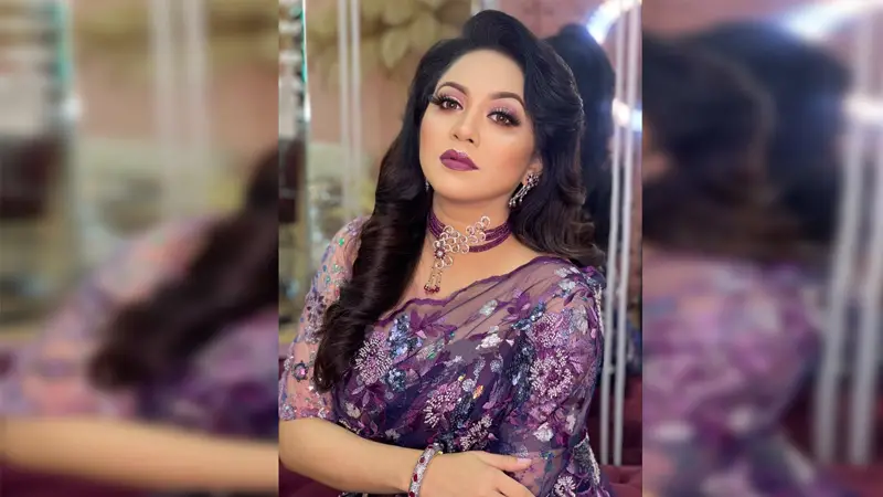 বিএনপি-আওয়ামী লীগ সব ফুলের মধু খেয়েছেন তারিন!