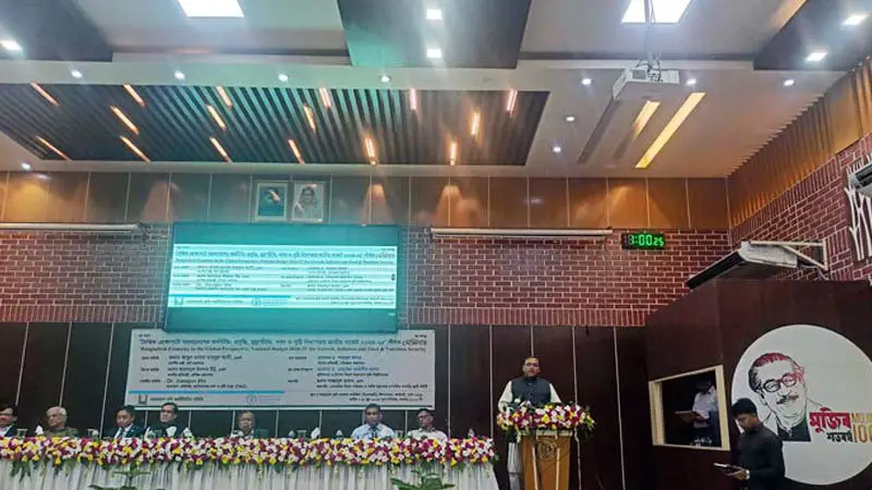 মানুষের পকেটে টাকা না থাকলে লাখ টাকায় কোরবানি দিতো না মানুষের পকেটে টাকা না থাকলে লাখ টাকায় কোরবানি দিতো না