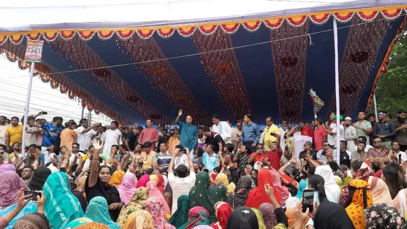 ‘আমি পালাইনি, আমি ভয় পাইনি’ ‘আমি পালাইনি, আমি ভয় পাইনি’