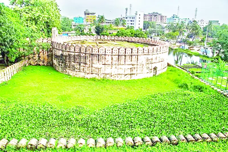 ইদ্রাকপুর কেল্লা নান্দনিক স্থাপত্য শৈলী এখন জাদুঘর ইদ্রাকপুর কেল্লা নান্দনিক স্থাপত্য শৈলী এখন জাদুঘর