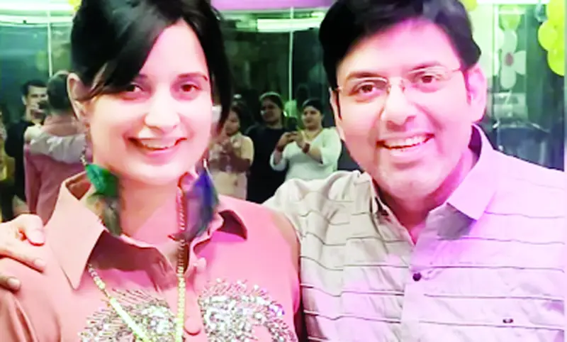 টাইম মেশিনে বয়স কমানোর প্রতারণা টাইম মেশিনে বয়স কমানোর প্রতারণা
