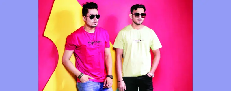 স্টাইলিশ পোশাক স্টাইলিশ পোশাক