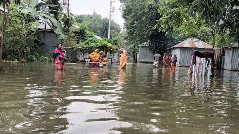 নোয়াখালীতে এখনো পানিবন্দি  হাজারো মানুষ