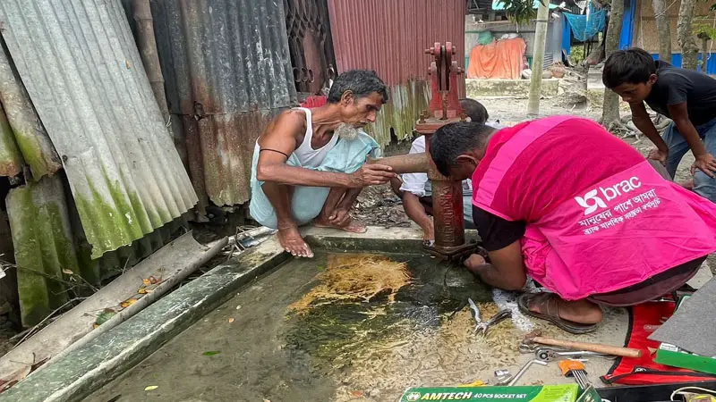 বন্যার্তদের সহায়তায় ব্র্যাককে ১ কোটি ২০ লাখ টাকা দিচ্ছে টিকটক
বন্যার্তদের সহায়তায় ব্র্যাককে ১ কোটি ২০ লাখ টাকা দিচ্ছে টিকটক