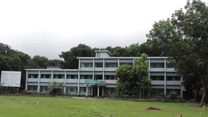 নাটোরে শিশু নির্যাতন: ইউএনও অফিসের কর্মচারী বহিস্কার নাটোরে শিশু নির্যাতন: ইউএনও অফিসের কর্মচারী বহিস্কার